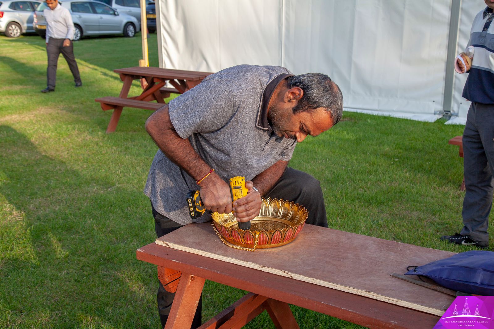 ©1987-2017 SKS Swaminarayan Temple East London